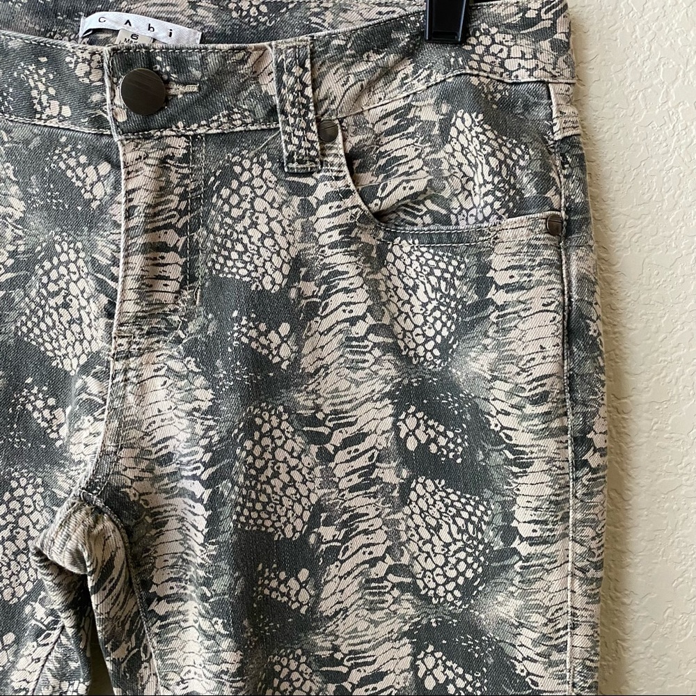 Cabi womens Diamondback Snake Reptile Print Super Skinny Pants Size 6 - Picture 3 of 6